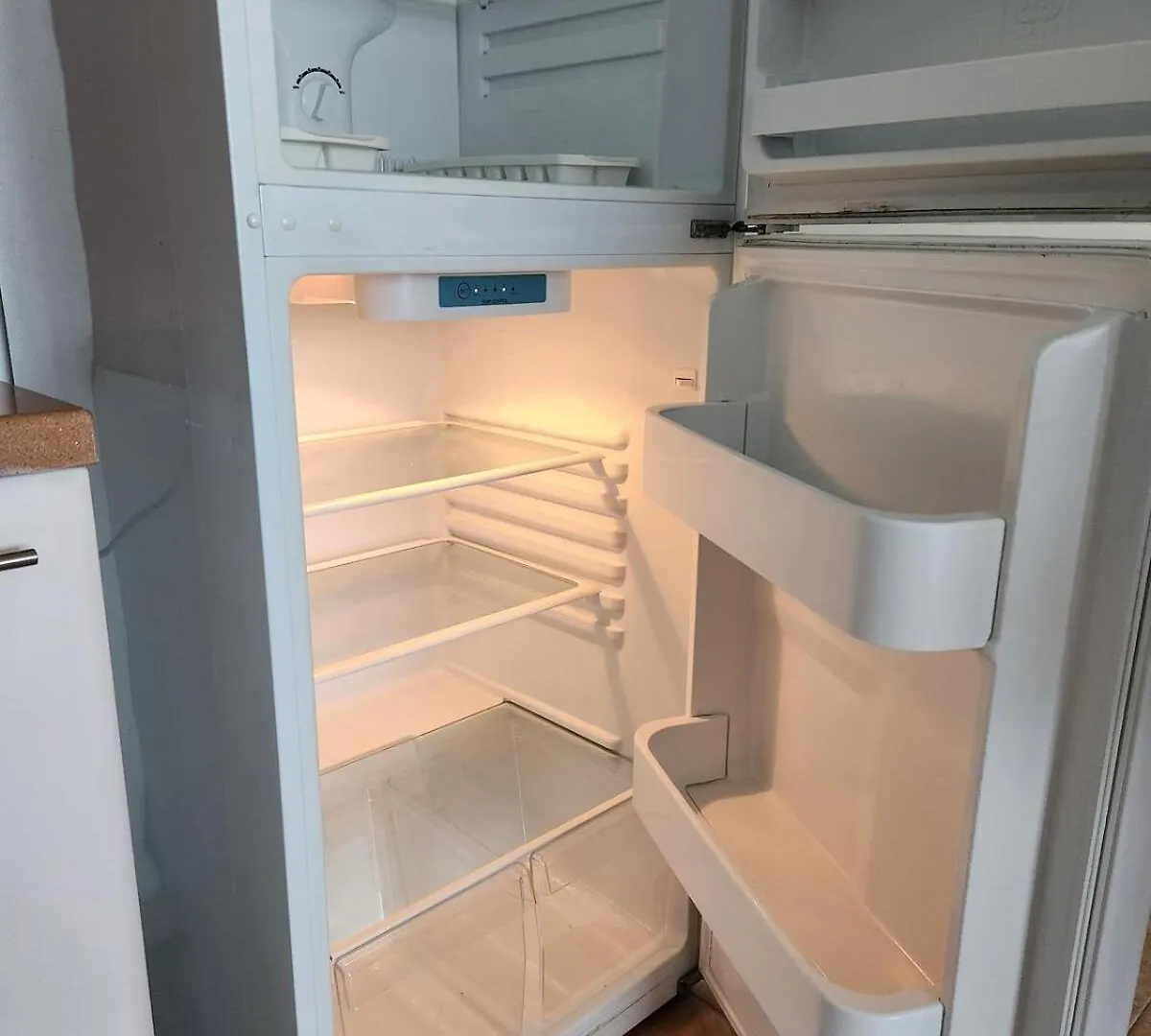 1 Bedroom In Heart Of Maho Village !